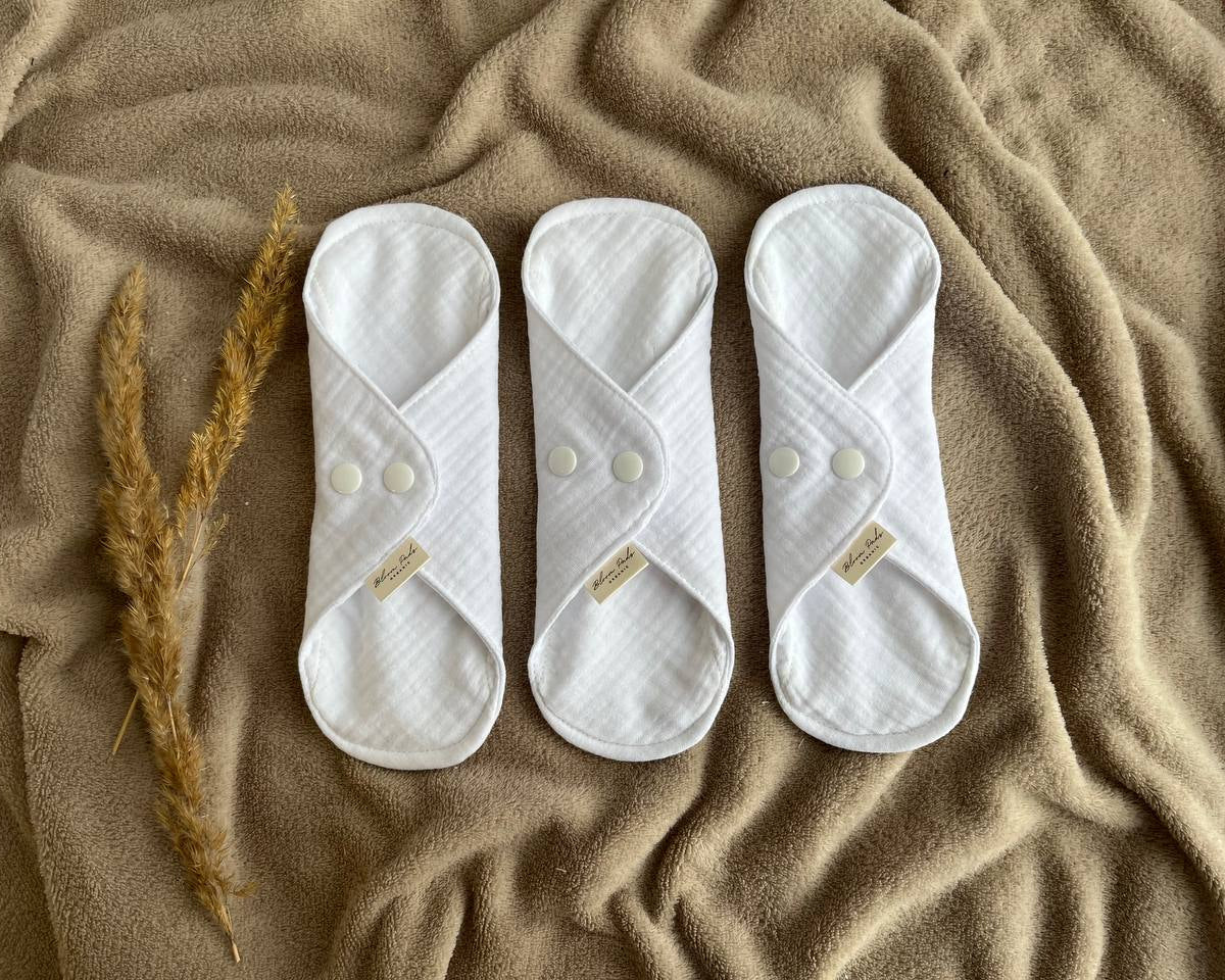 Reusable cloth pad set of 3 - extra-soft organic muslin and bamboo