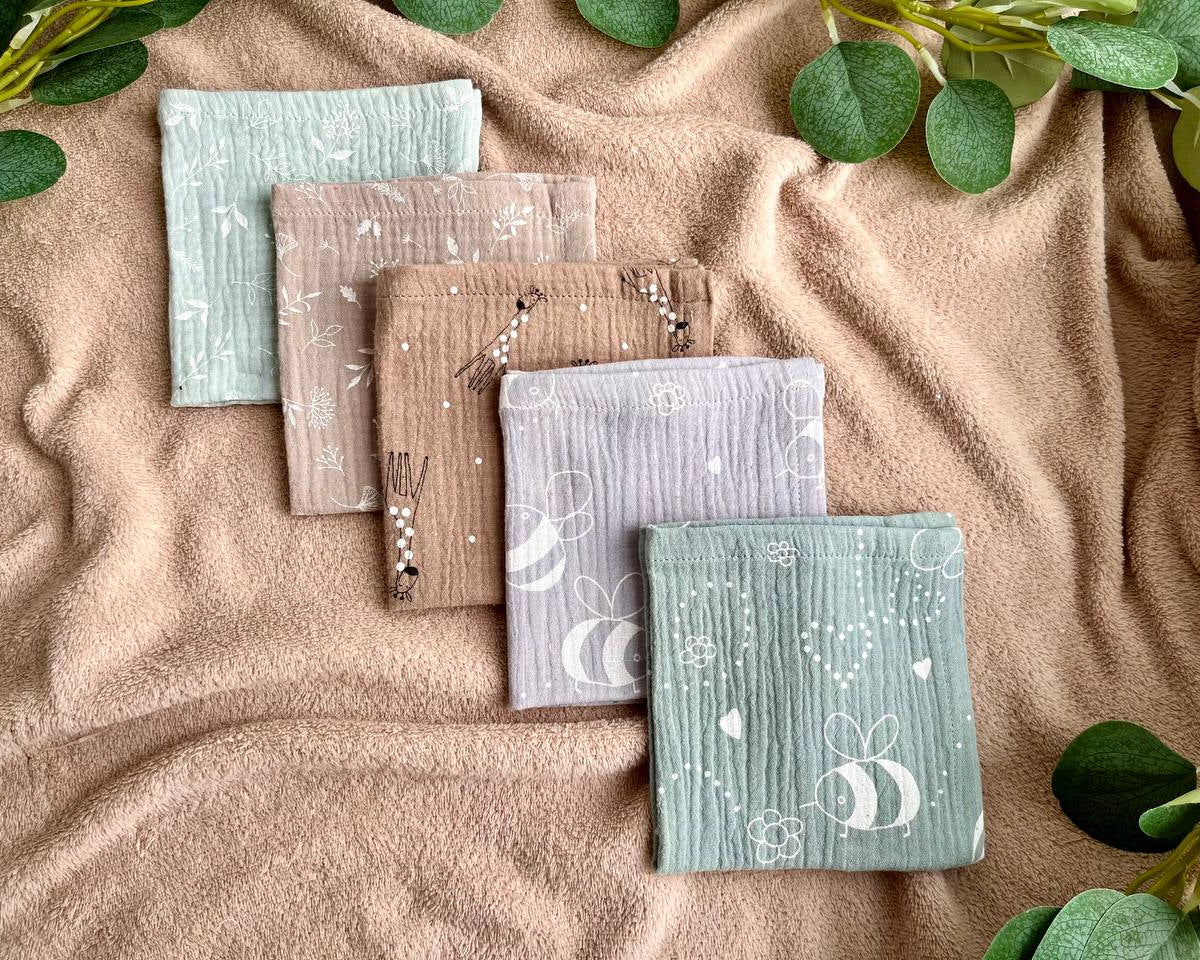 Muslin Baby wipes, Wash Cloth Napkins Pack Of 5 - Leaves and Animals