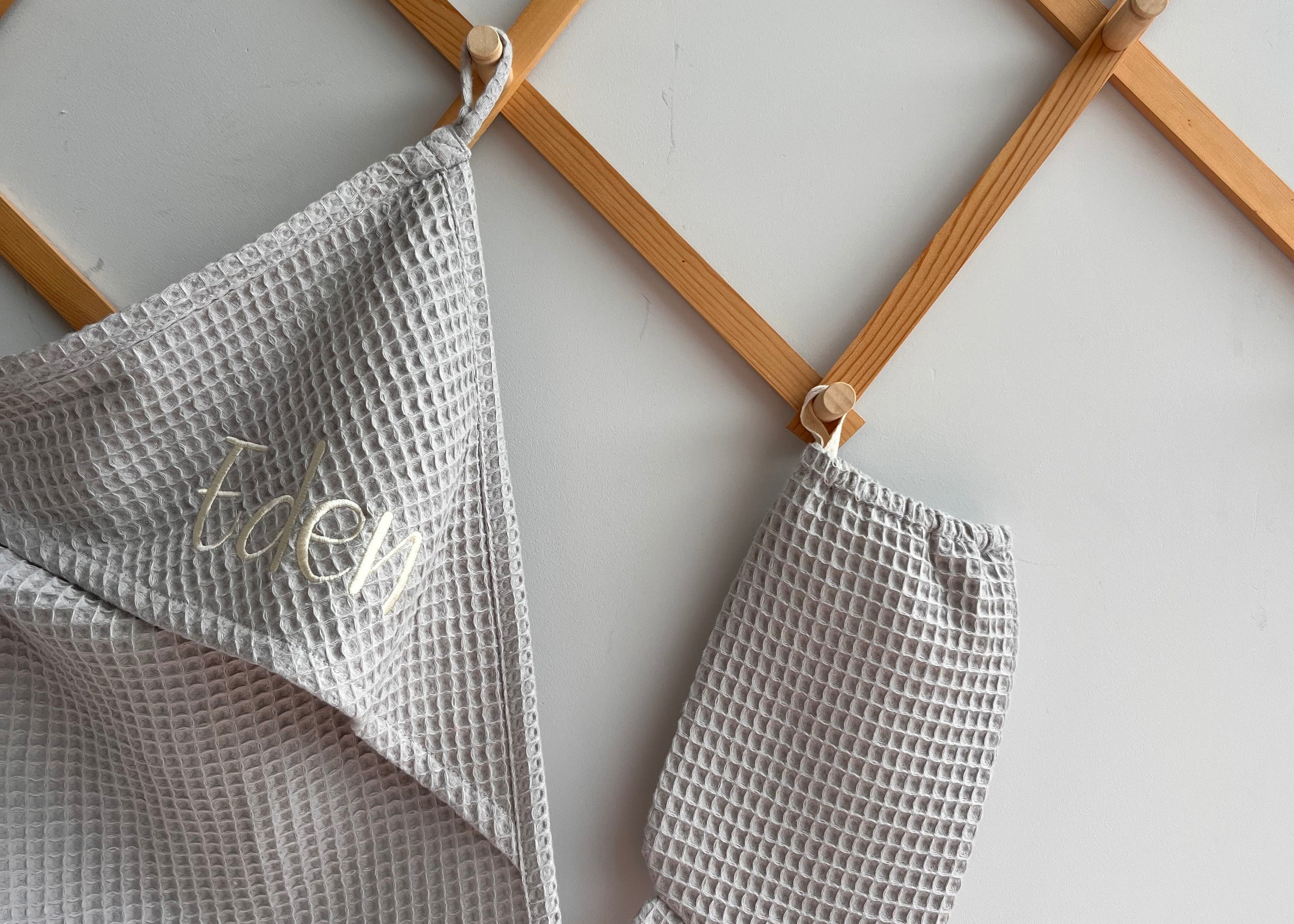 Baby hooded towel and wash mitt set