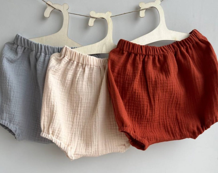 muslin baby bloomers with no ruffle