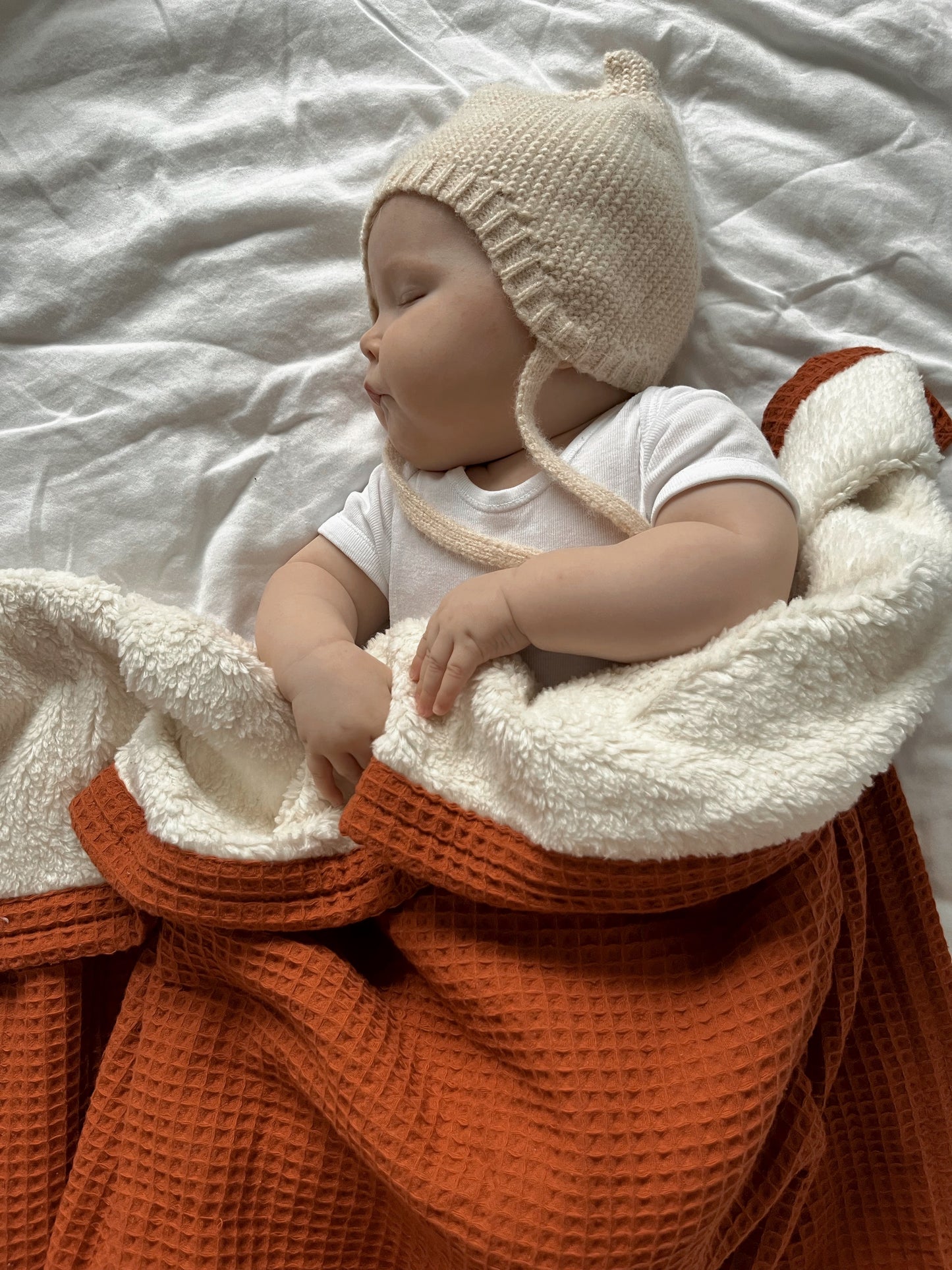 Warm cuddle baby blanket with soft camel plush - Denim