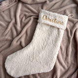 Personalizētas Ziemassvētku zeķes ar izšūtu vārdu – 8 svētku raksti, 6 diegu krāsas, ierobežots daudzums