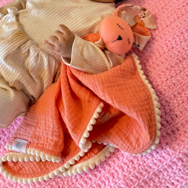 Muslīna Miega zaķis, miega lupatiņa krēmīgā krāsā, bērnu mīļlupatiņa, personalizēta raudzību dāvana
