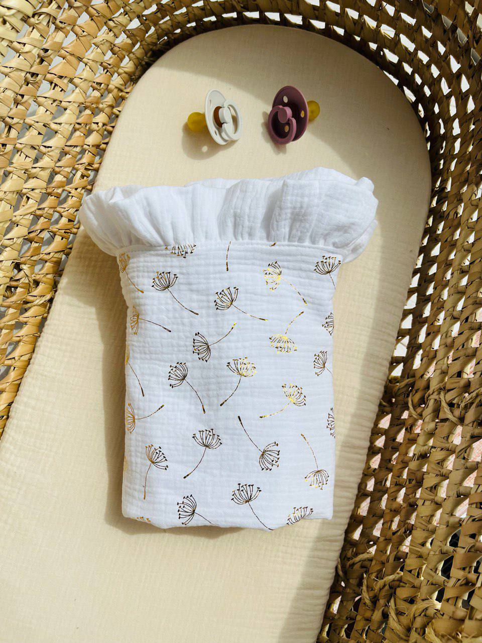 2 layer Muslin baby blanket with ruffles -  Golden collection -  Dandelion on white