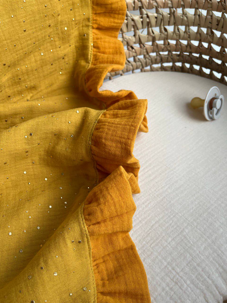 2 layer Muslin baby blanket with ruffles -  Golden collection -  Dots on mustard