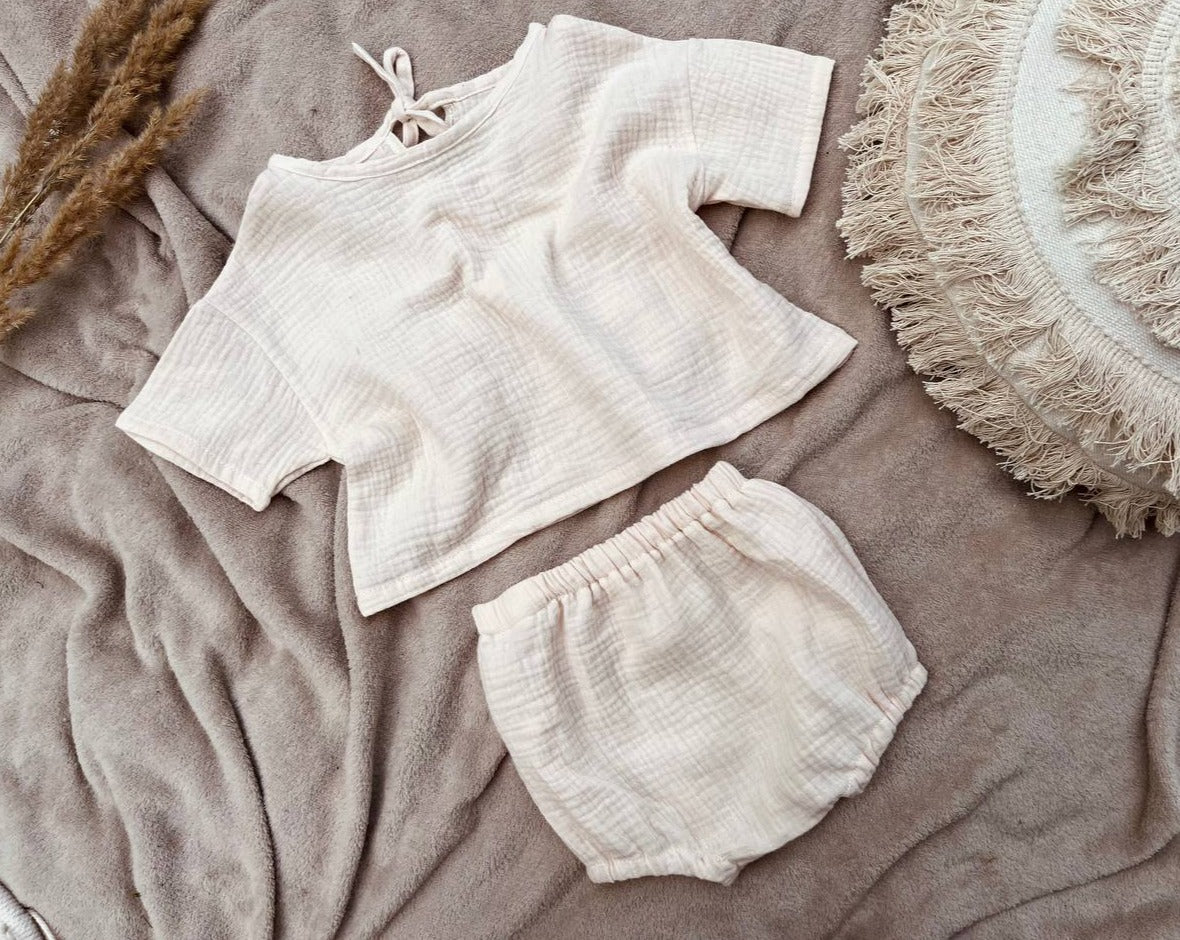 muslin baby set bloomers and t-shirt ecru