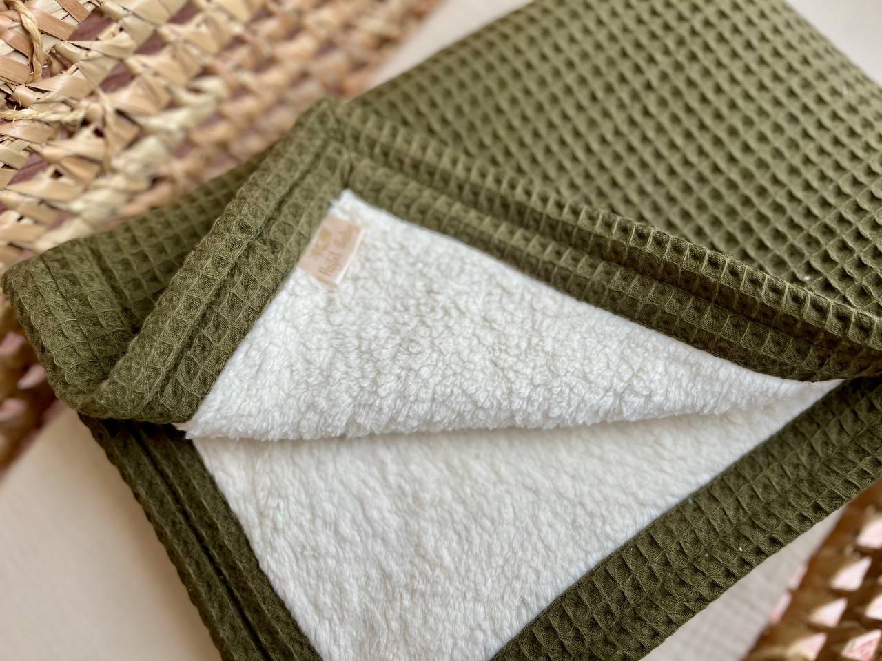 Warm cuddle baby blanket with soft ivory plush - Moss  green