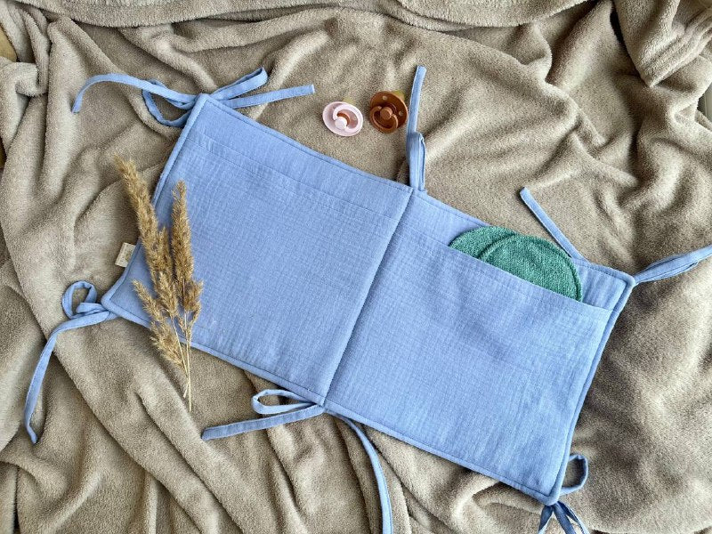 Baby bed pocket with ties from organic muslin Lavender
