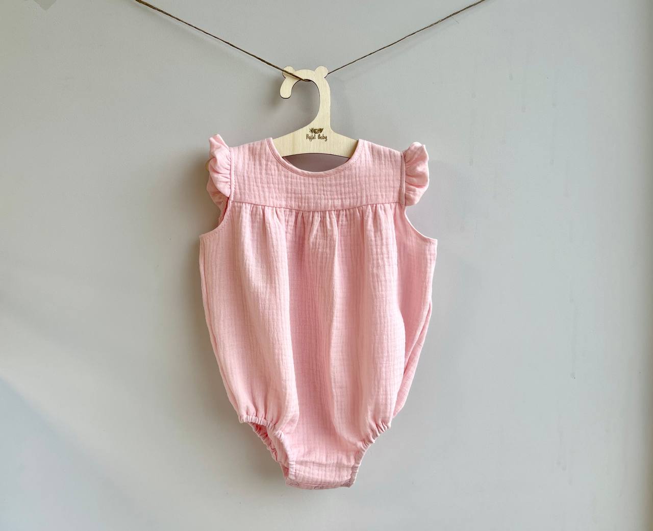 Muslin baby girl romper, sleeveless with ruffle - Light Pink