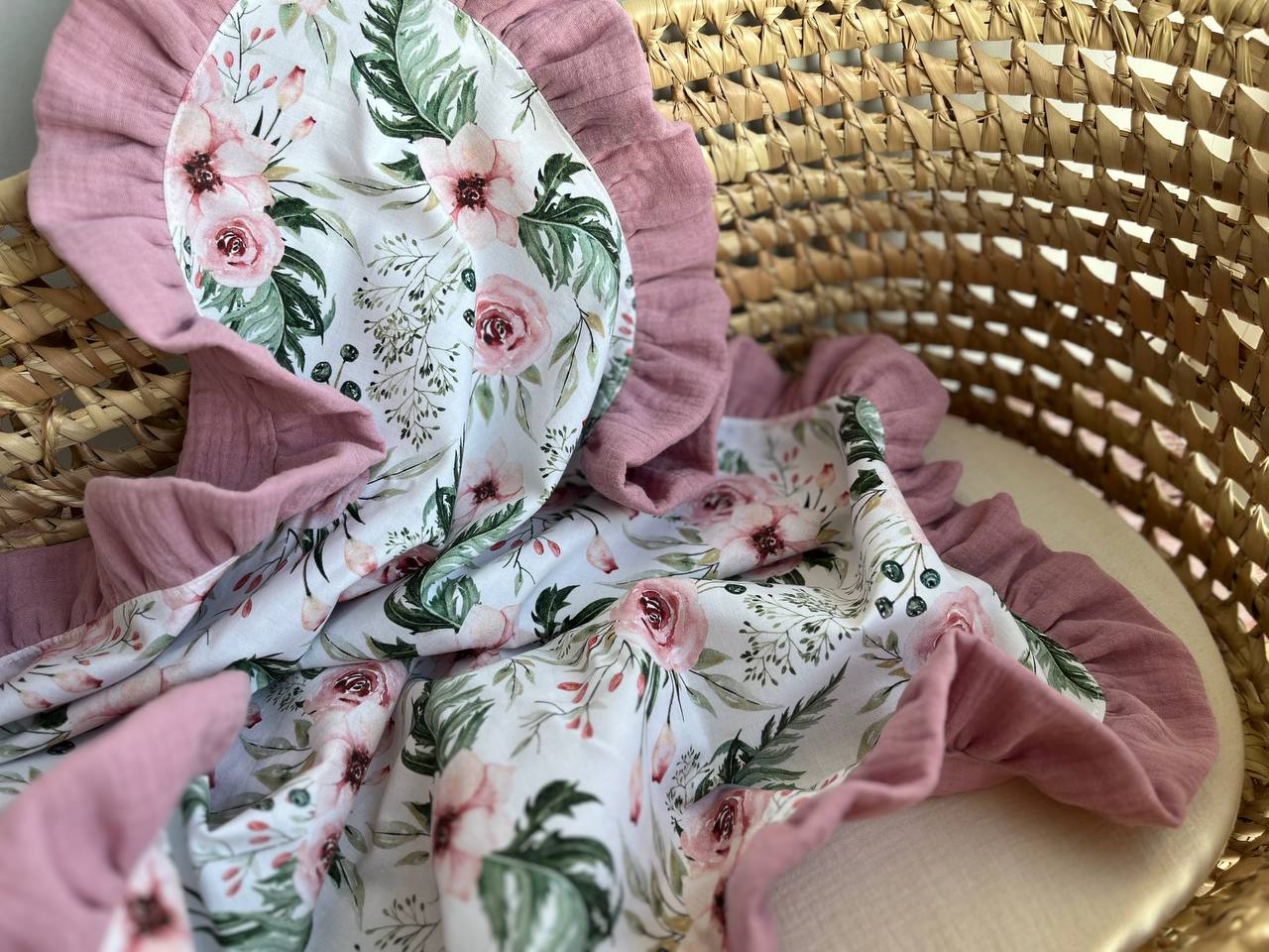 Muslin baby blanket with ruffles - watercolor flowers and pink