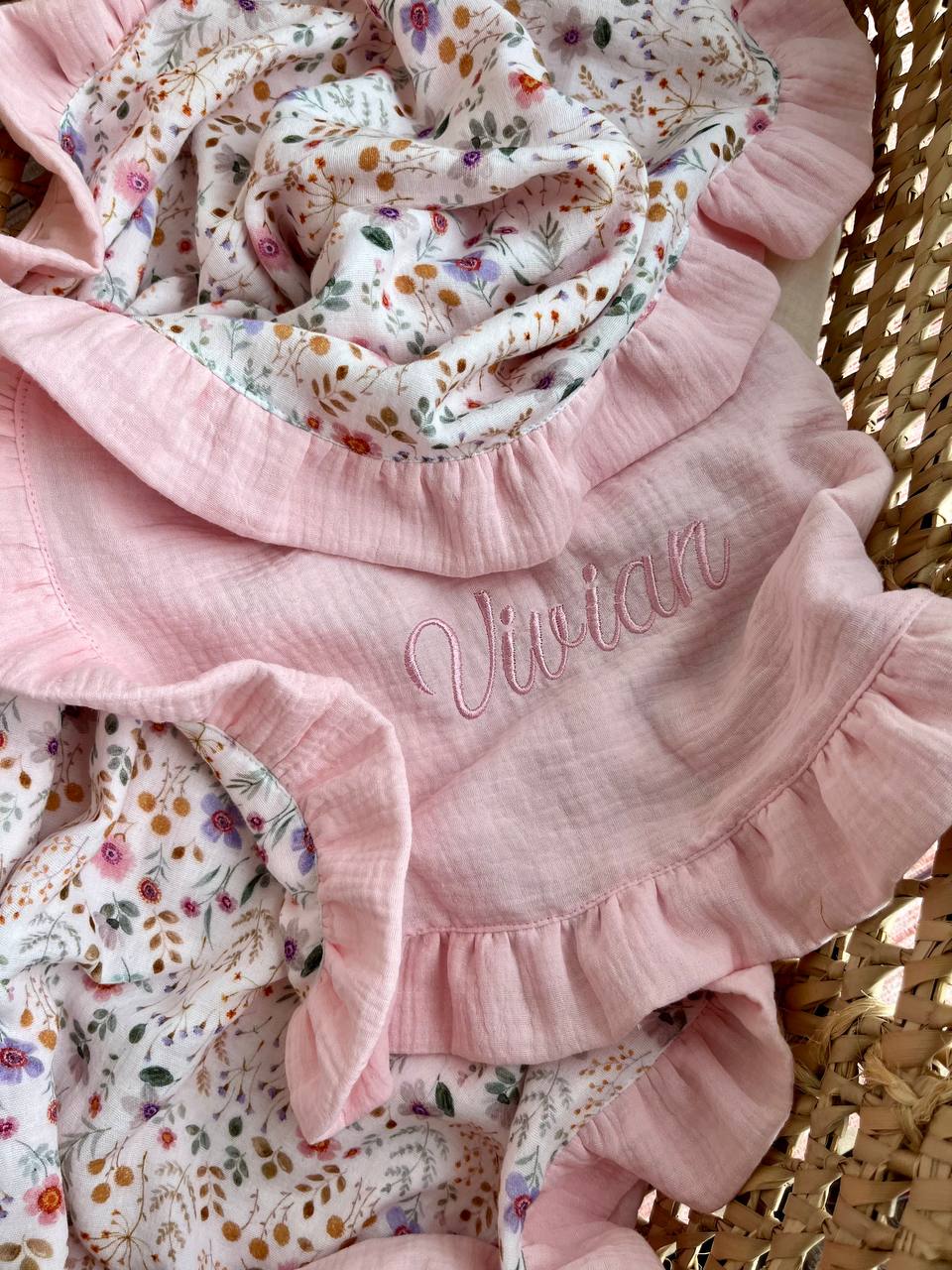Muslin baby blanket with ruffles -  Pink Meadows