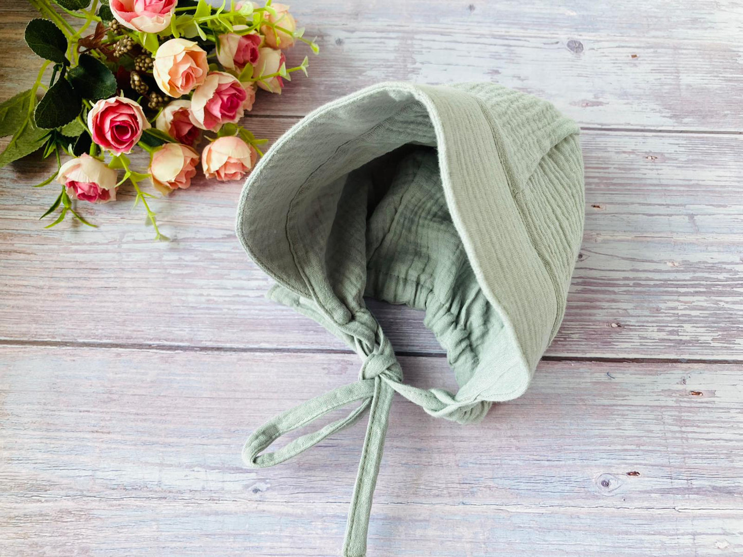 Brimmed Muslin baby summer bonnet with ties - Light grey