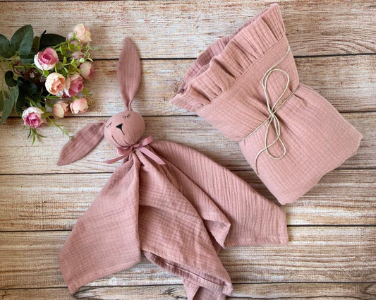 Baby girl gift set blanket and comforter old pink