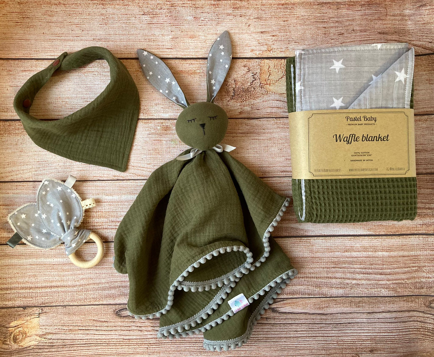 Double gauze Baby comforter Bunny in moss green color