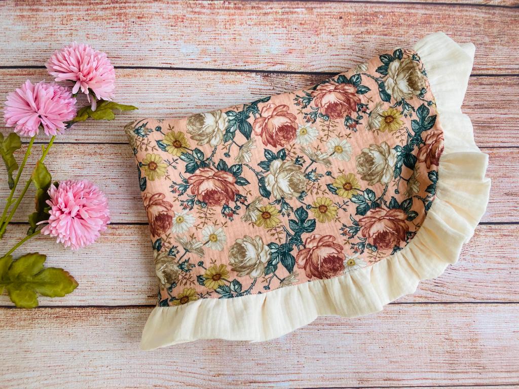 2 layer Muslin baby blanket with ruffles -  Vintage flowers