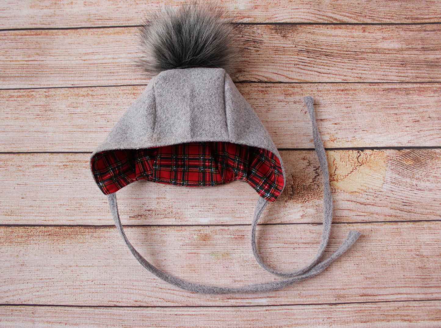 Wool Baby bonnet Light grey with a white pompom