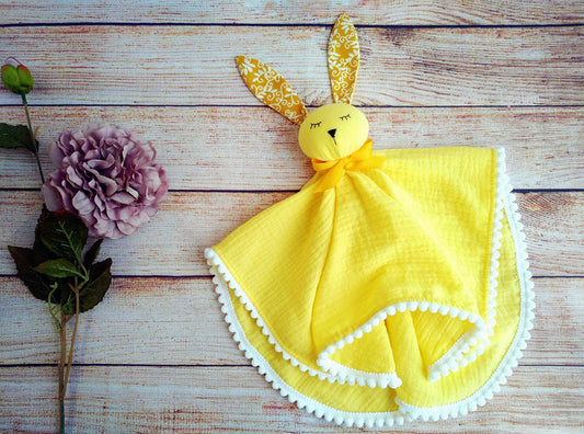 Double gauze Baby comforter Bunny in yellow color