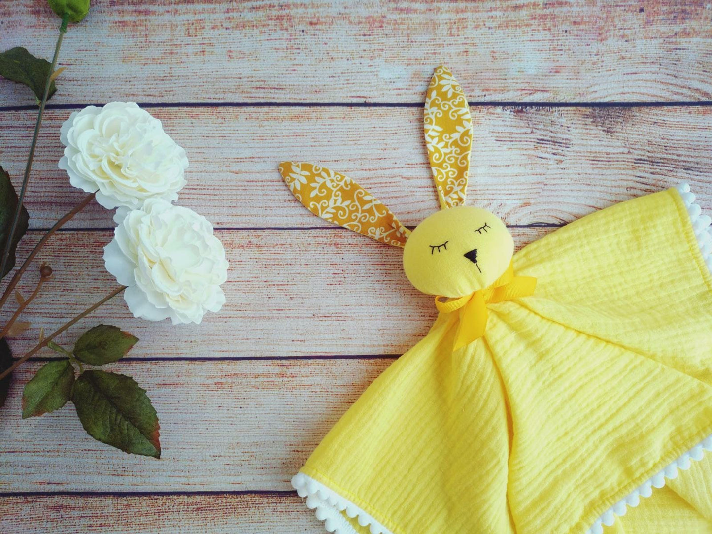 Double gauze Baby comforter Bunny in yellow color