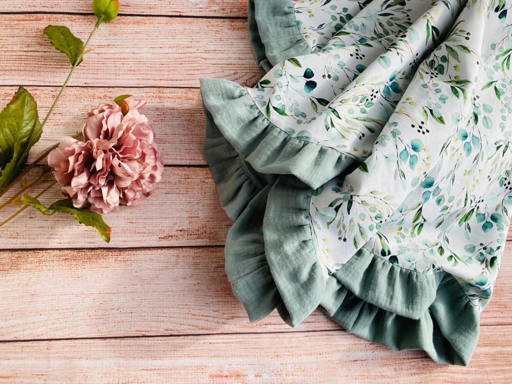 2 layer Muslin baby blanket with ruffles -  Green flowers
