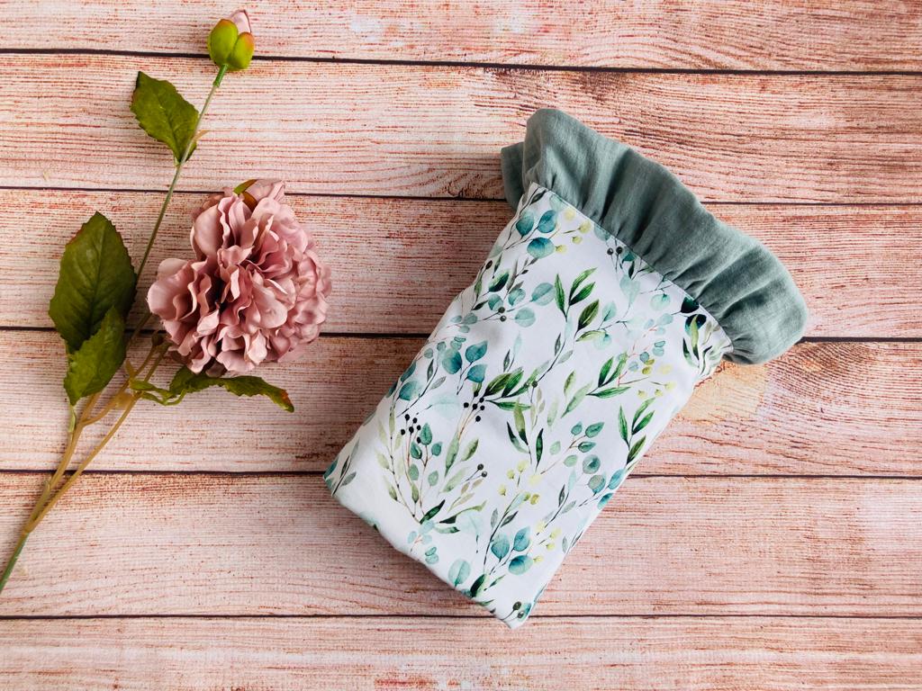 2 layer Muslin baby blanket with ruffles -  Green flowers