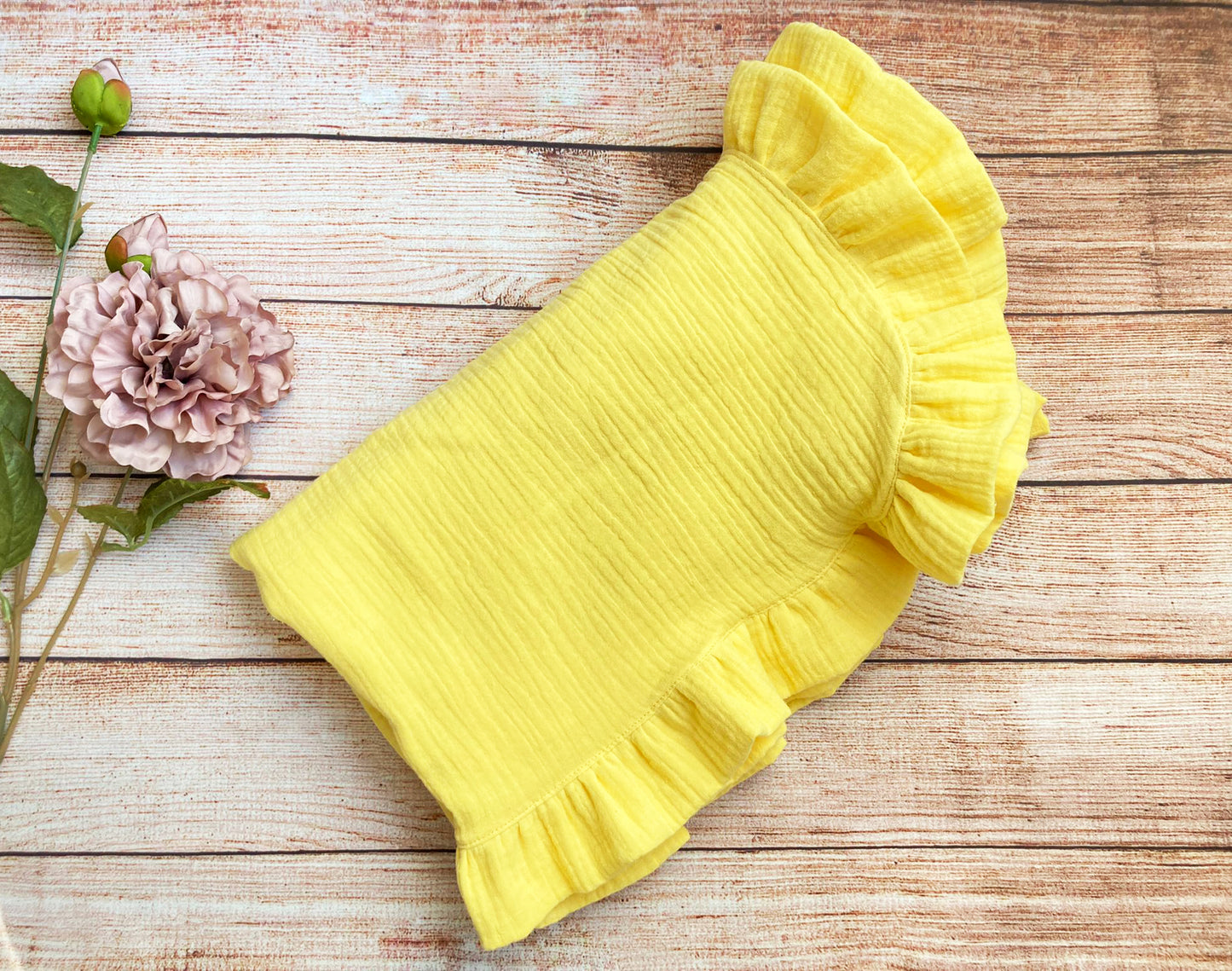 2 layer Muslin baby blanket with ruffles -  Sunny yellow